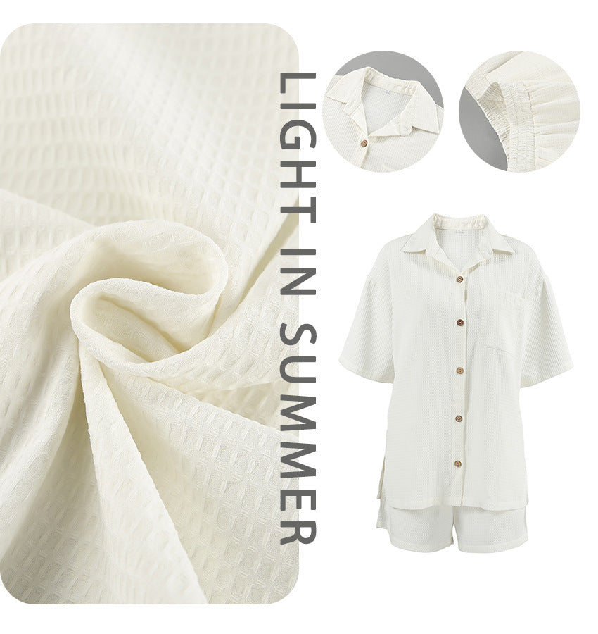 Dame afslappet fritids-sæt bestående af kort skjorte og shorts med knap-design og blødt stof Stilla