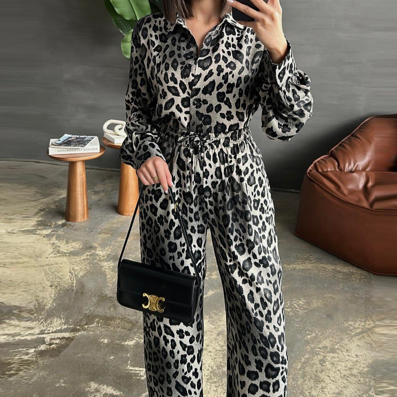 Dame Mønstret Jumpsuit med elegant Bindebælte Stilla