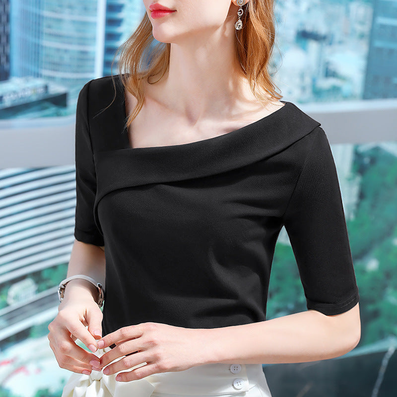 Dame Elegant top med asymmetrisk snit og feminin drapering Stilla