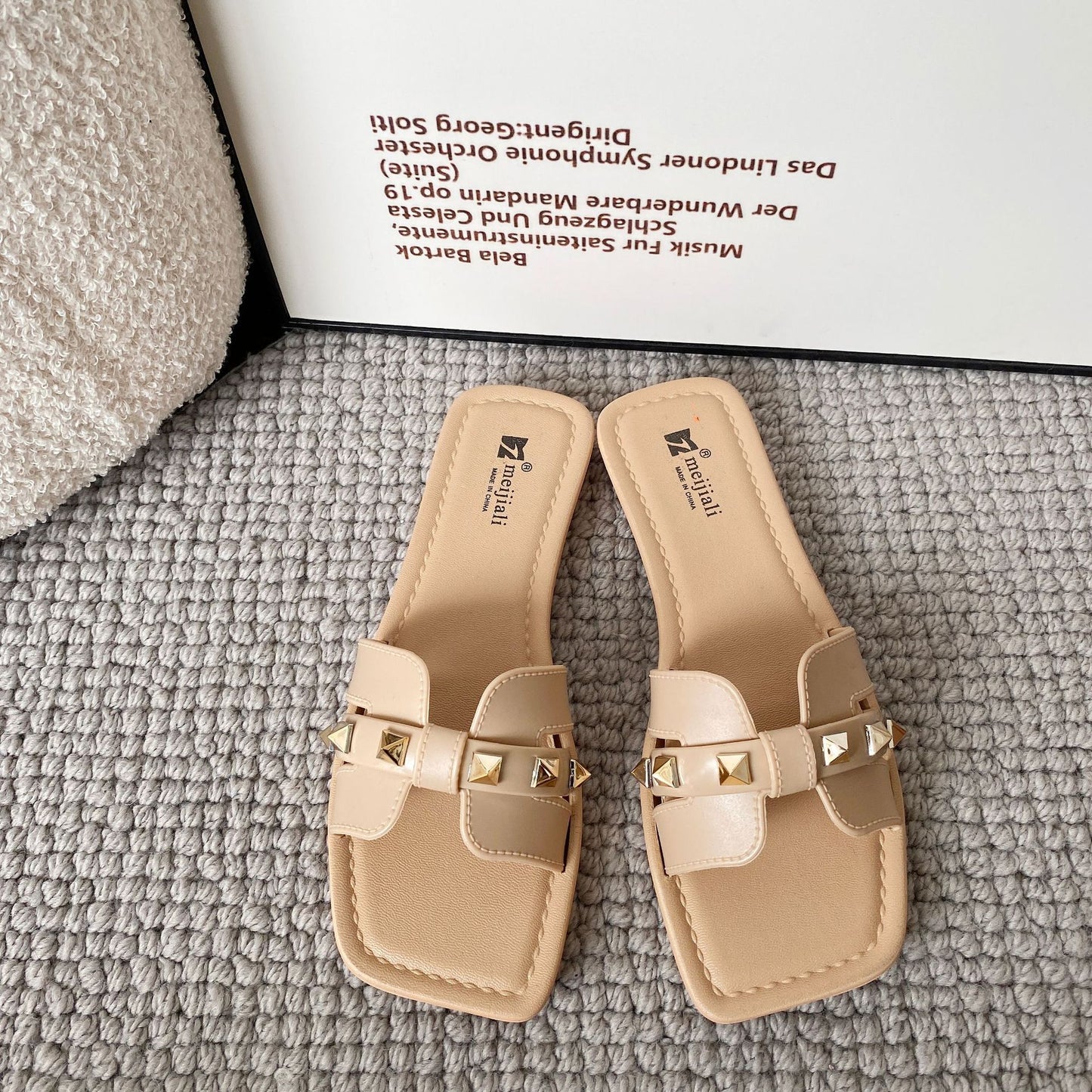 Dame designer hjemmesko med dekorative nitter Stilla