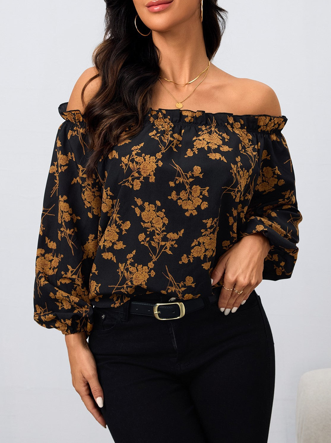 Dame Off-Shoulder Bluse med blomsterprint og elastisk bund Stilla