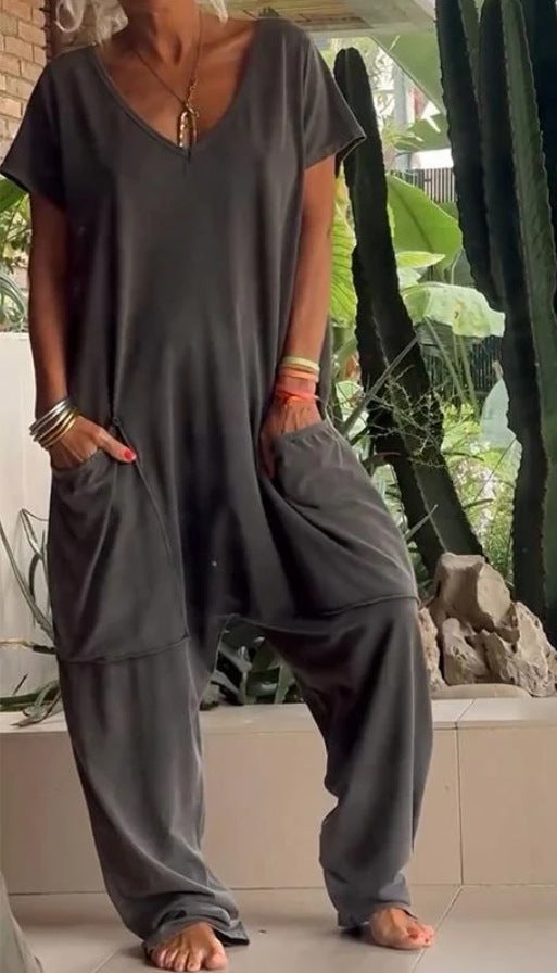 Dame casual jumpsuit med praktiske lommer og V-udskæring Stiila