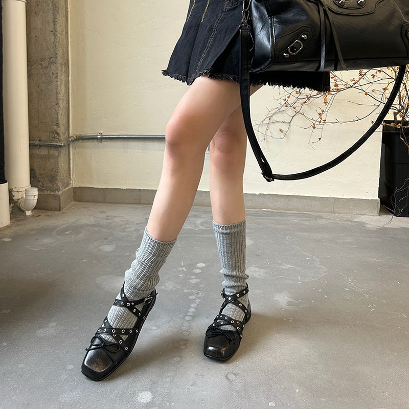 Dame Stilfulde Cross-Strap Ballerinas med Dekorativ Bue og Metalliske Akcenter Stilla