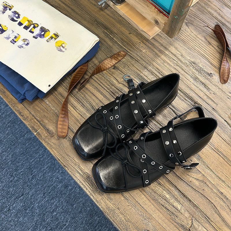 Dame Stilfulde Cross-Strap Ballerinas med Dekorativ Bue og Metalliske Akcenter Stilla