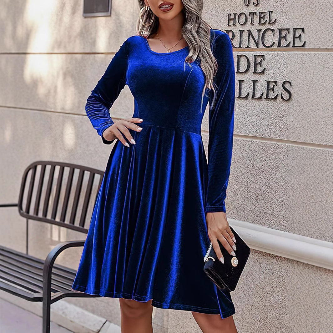 Dame elegant aftenkjole i fløjlsstof med lange ærmer Stilla