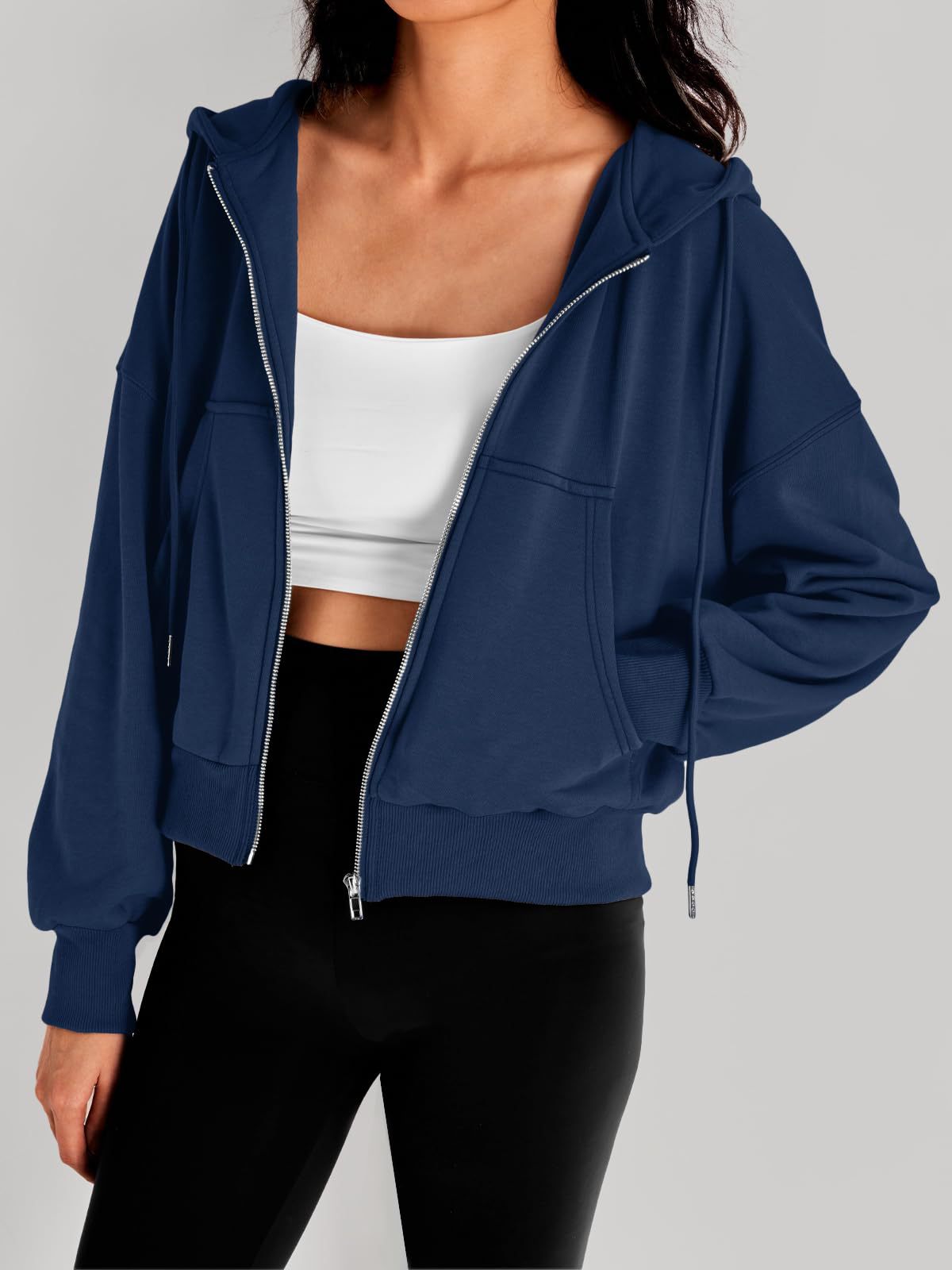 Dame afslappet hættejakke med sporty snit og praktiske lynlås lommer Stilla