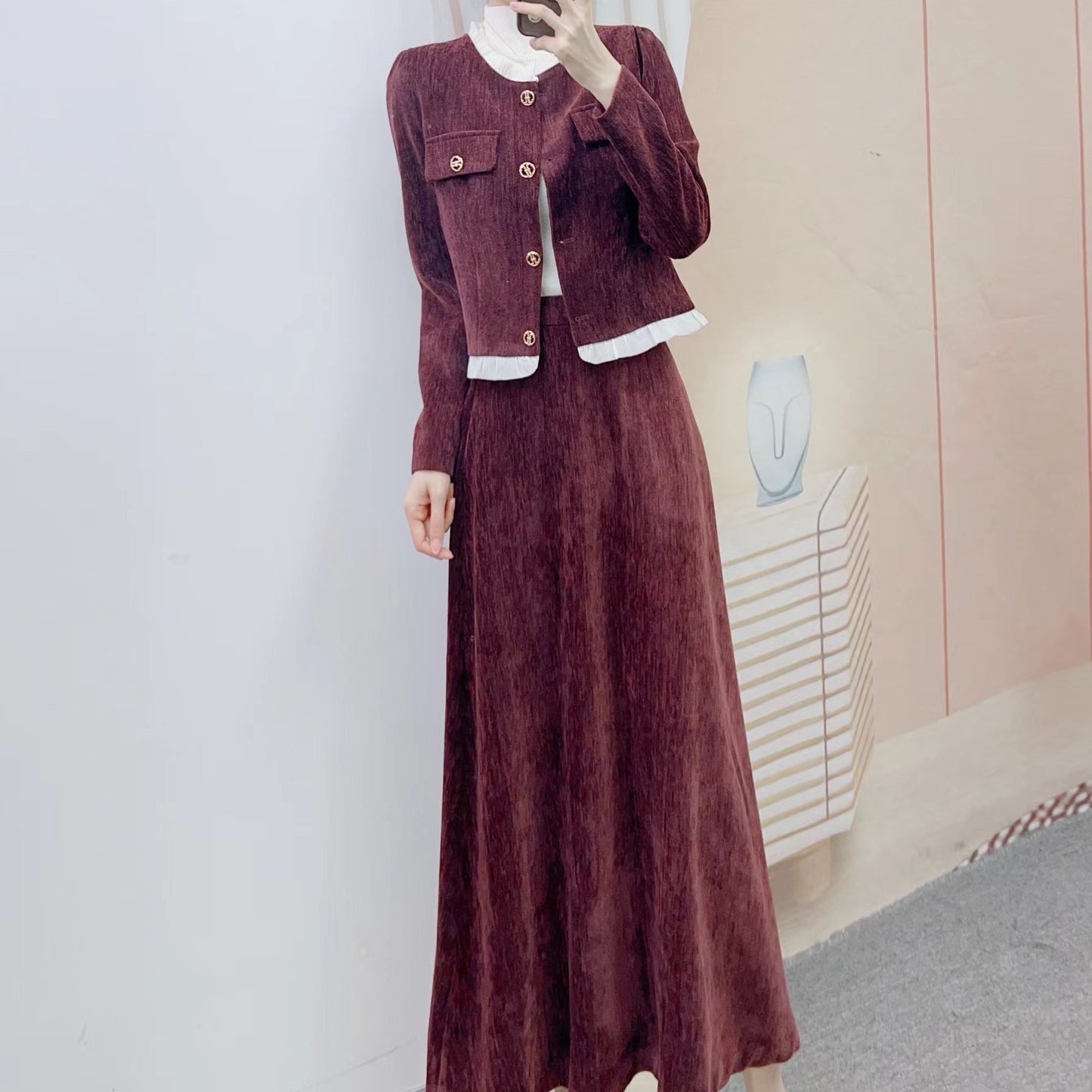 Dame Elegant Jumpsuit med figursyet blazer og raffinerede detaljer Stilla