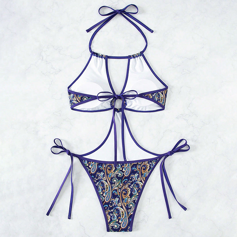 Dame et stykke badedragt med raffineret cut-out og legende paisley-mønster Stilla