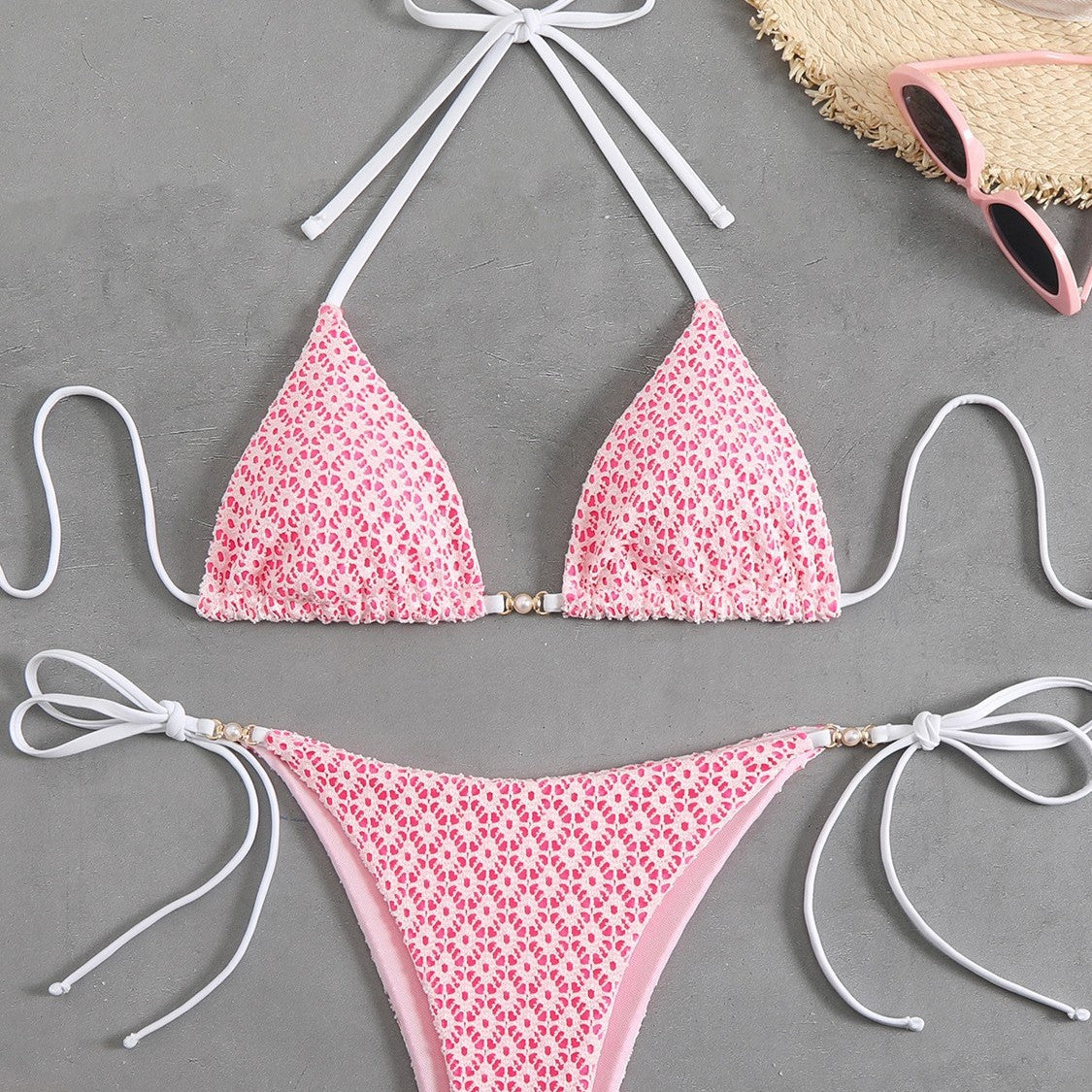 Dame Triangel-Bikini med fine volanger og elegante bindebånd Stilla