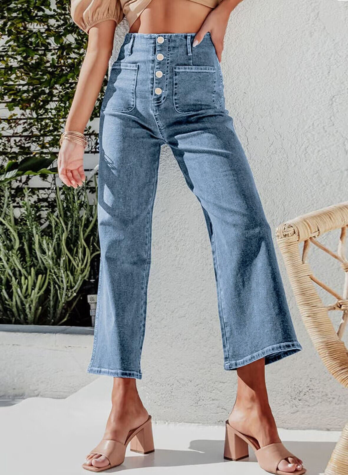 Dame højtaljede jeans med bred ben og dekorative knapdetaljer Stilla