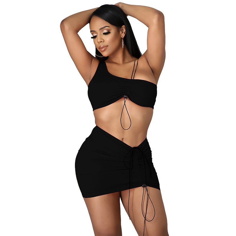 Dame sæt bestående af bandeau top og figursyet mini skirt med snøre detaljer Stilla