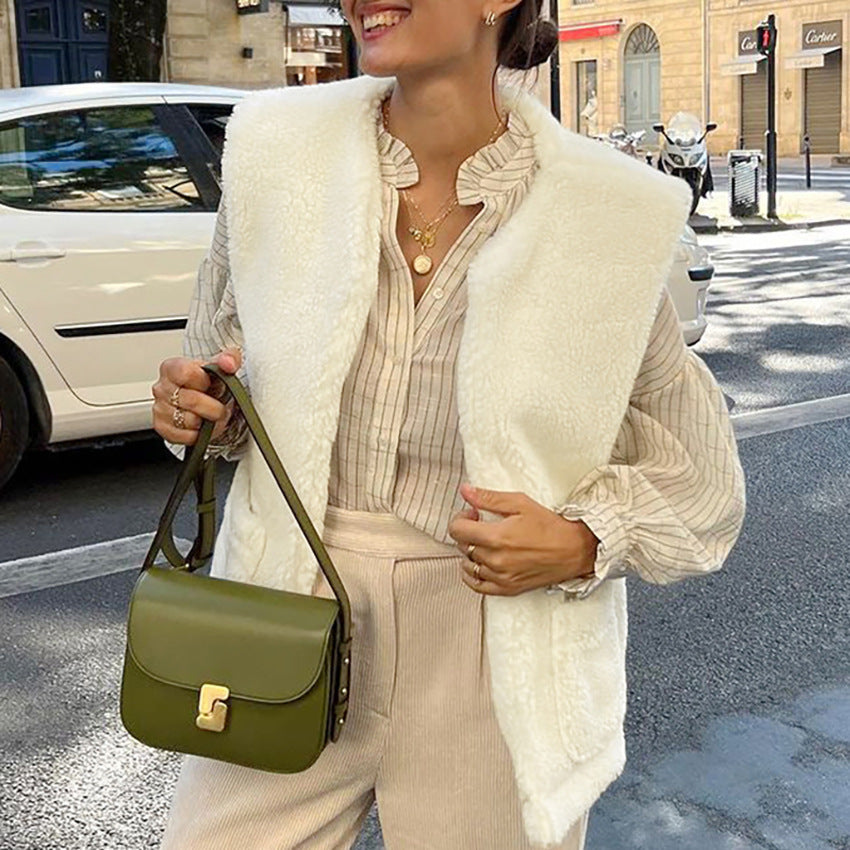 Dame fleece-vest med flot snit og praktiske lommer Stilla
