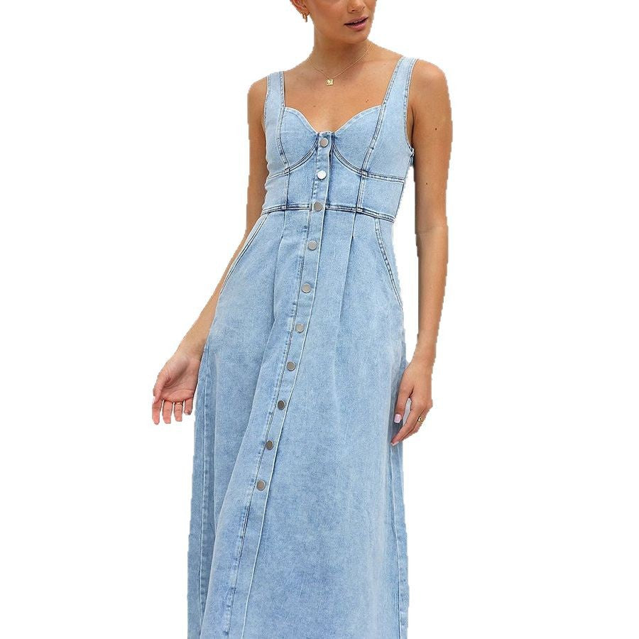 Dame denim midikjole med knaplukning og tætsiddende snit Stilla