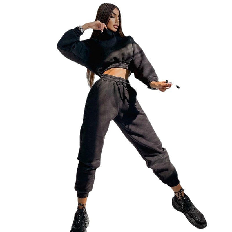 Dame afslappet sportssæt med cropped hoodie og elastiske bukser Stilla