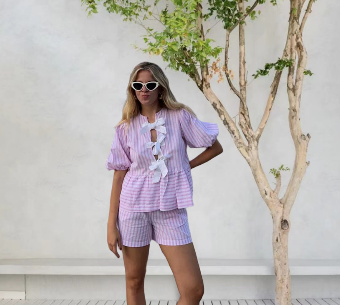 Dame Kort Jumpsuit med rynket design og dekorative sløjfer Stilla