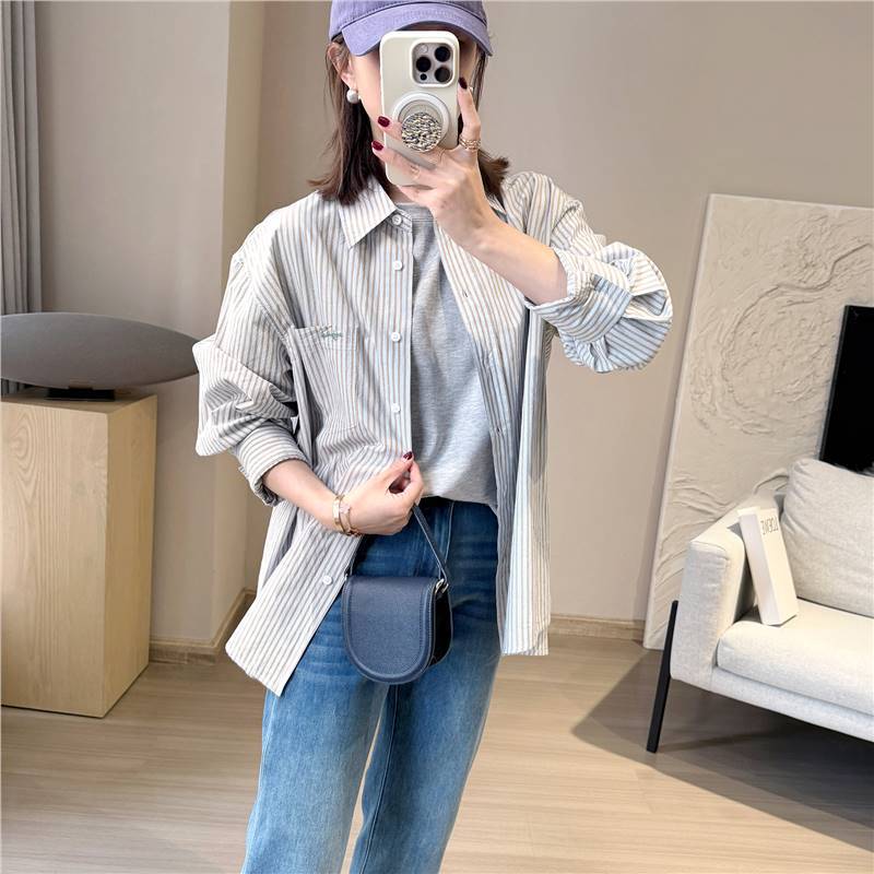 Dame Eksklusiv stribet blouse med behagelig pasform Stilla