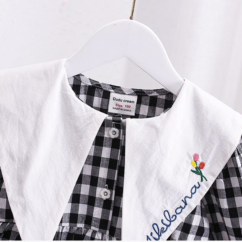 Pigebørneskjorte i Gingham ruder med elegant Peter Pan-krave Stilla