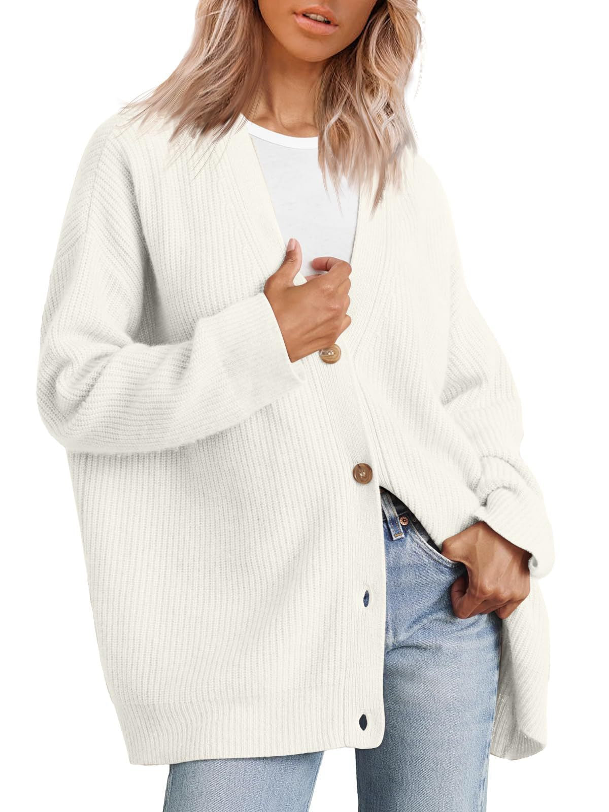 Dame strikjakke med oversized snit og knapdetaljer Stilla