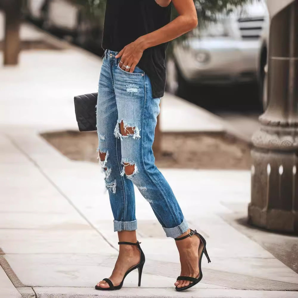 Dame Boyfriend Jeans i moderigtigt Destroyed-look med afslappet pasform Stilla