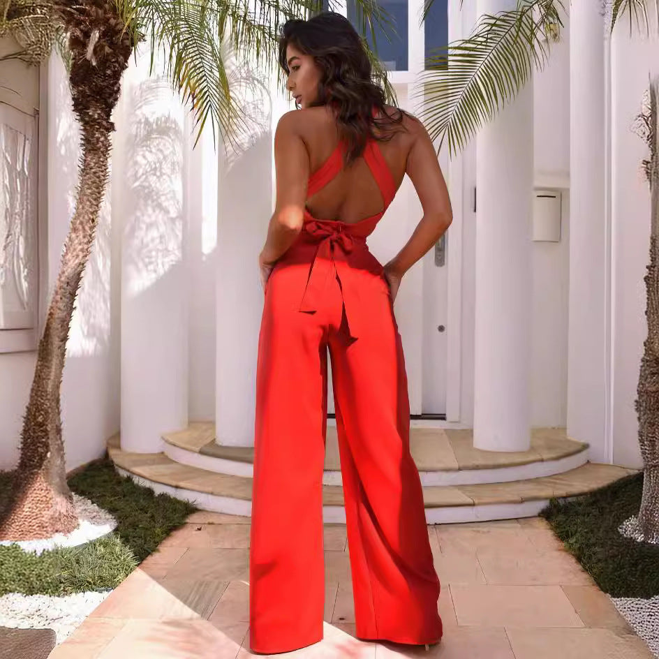 Dame jumpsuit med sexy cut-outs og elegant indpakningsdesign Stilla