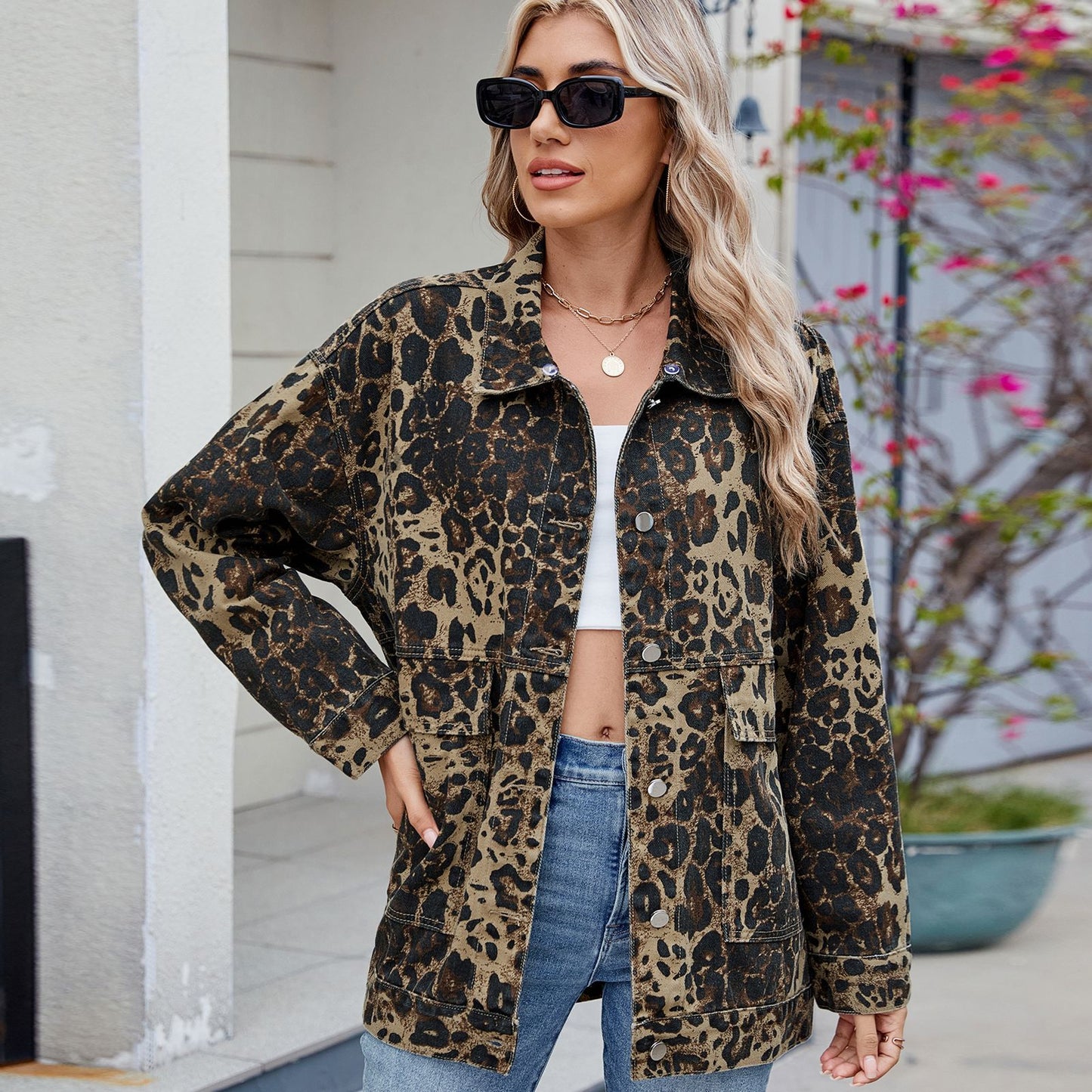 Dame Oversized Jeansjakke i moderne Leo-design med afslappet snit Stilla