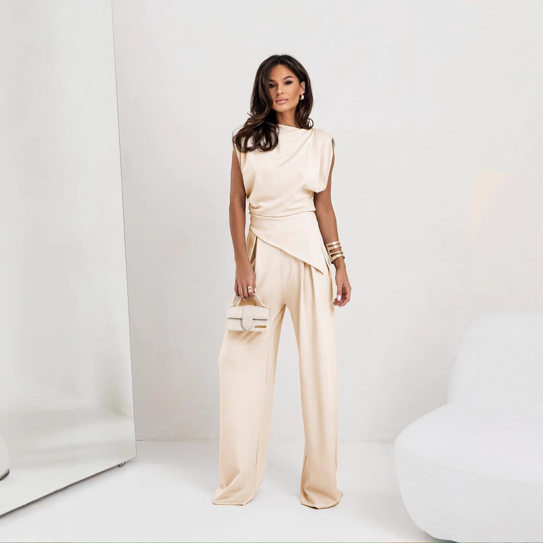 Dame jumpsuit med asymmetrisk design og moderne snit Stilla