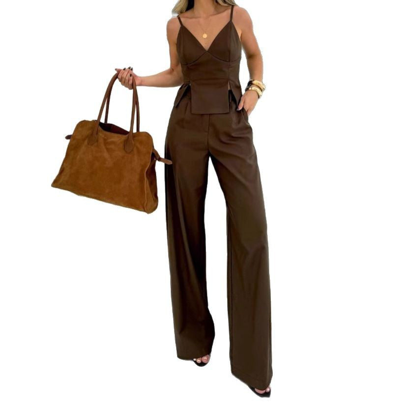 Dame elegant jumpsuit-dragt med lækker V-udskæring og brede ben Stilla