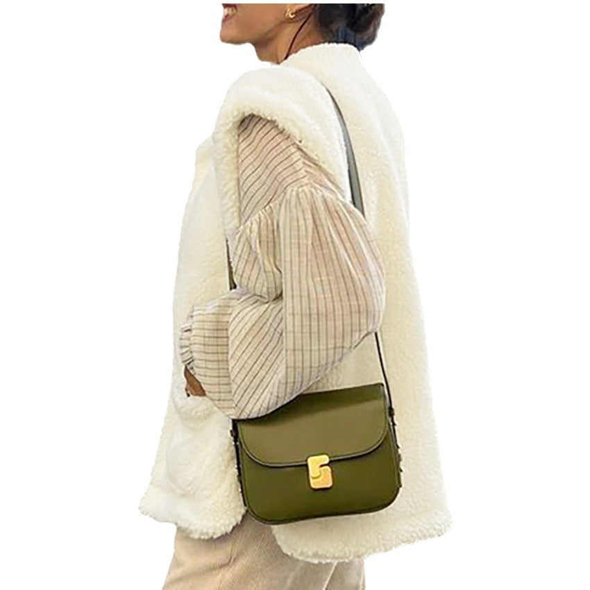 Dame fleece-vest med flot snit og praktiske lommer Stilla