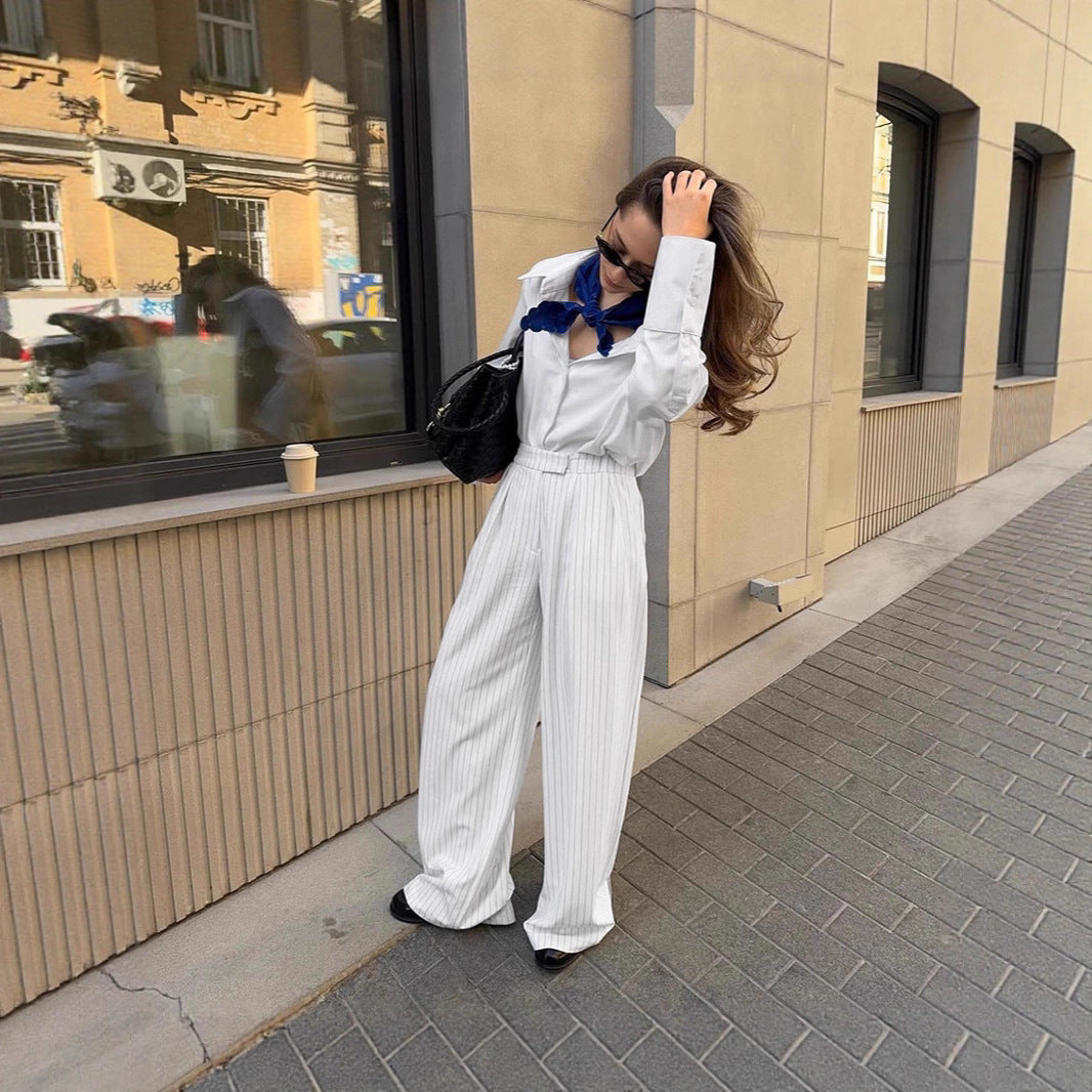Dame elegant jumpsuit med bredt ben og karakteristisk krave Stilla