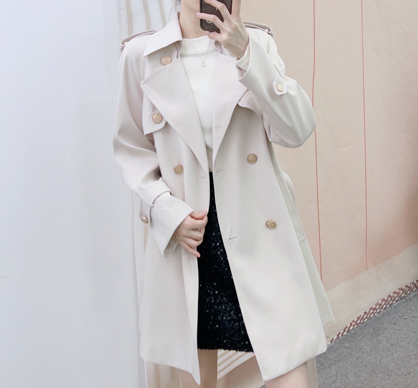 Dame elegant trenchcoat med praktiske lommer og stilfuldt bælte Stilla