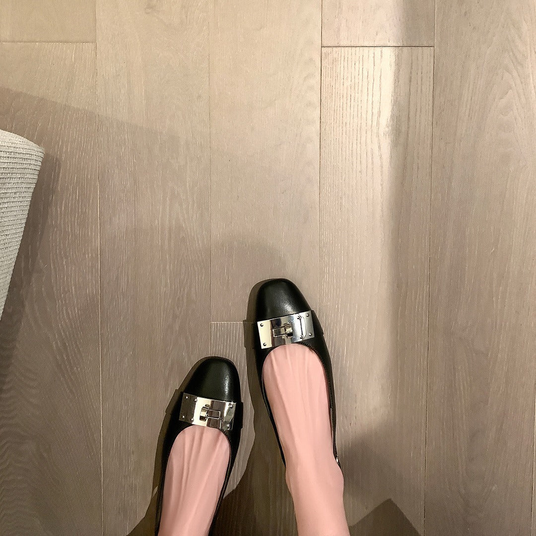 Dame elegant Slingback Ballerinas med spids tåform og dekorativt metallelement Stilla