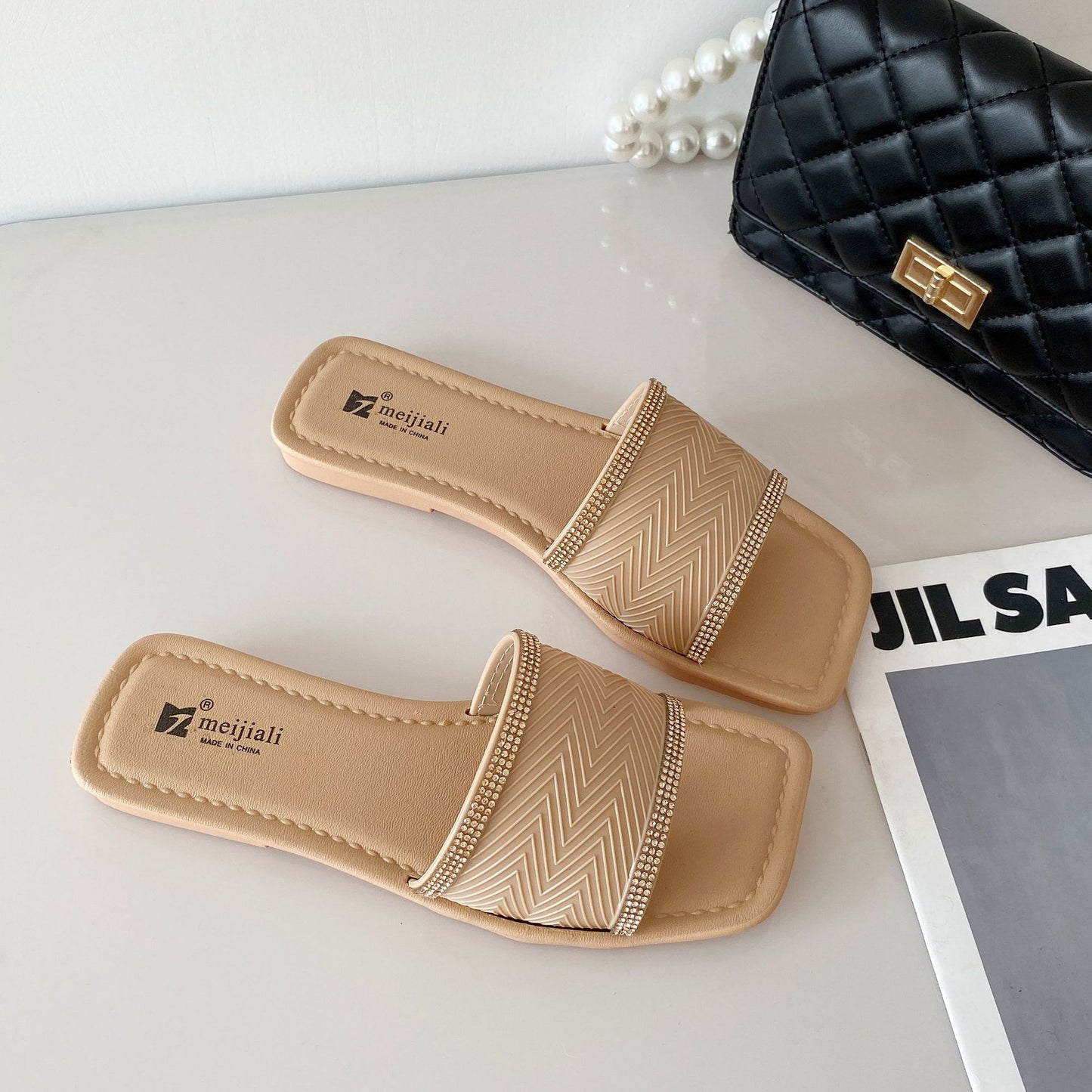 Dame Elegante og komfortable pantofler med rhinsten dekorationer Stilla