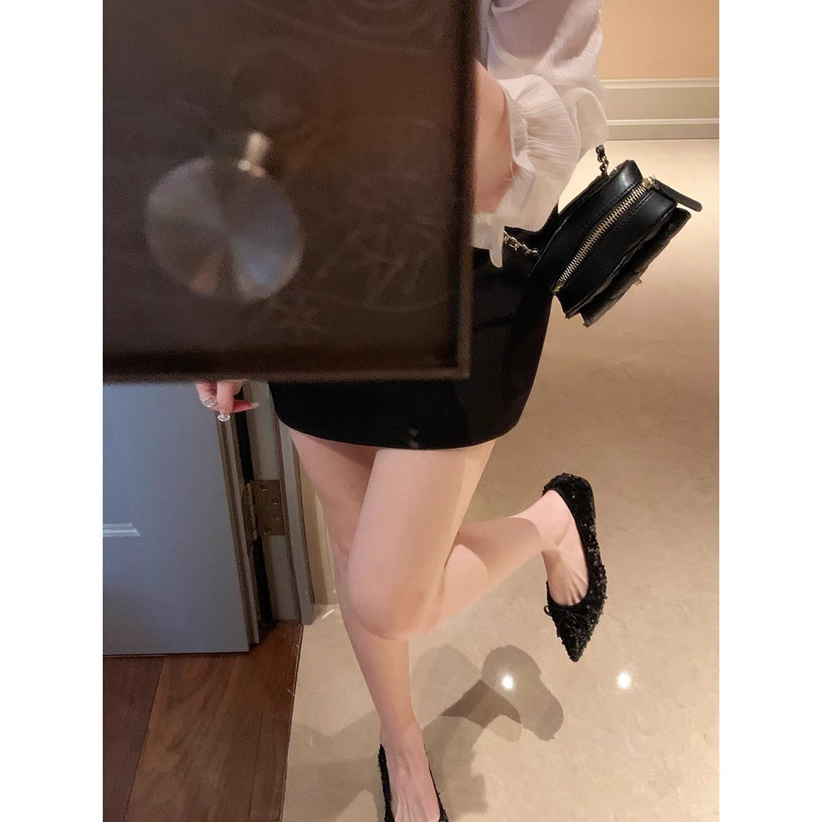 Dame Dekorerede Spidselags med Dekorativ Bue Stilla