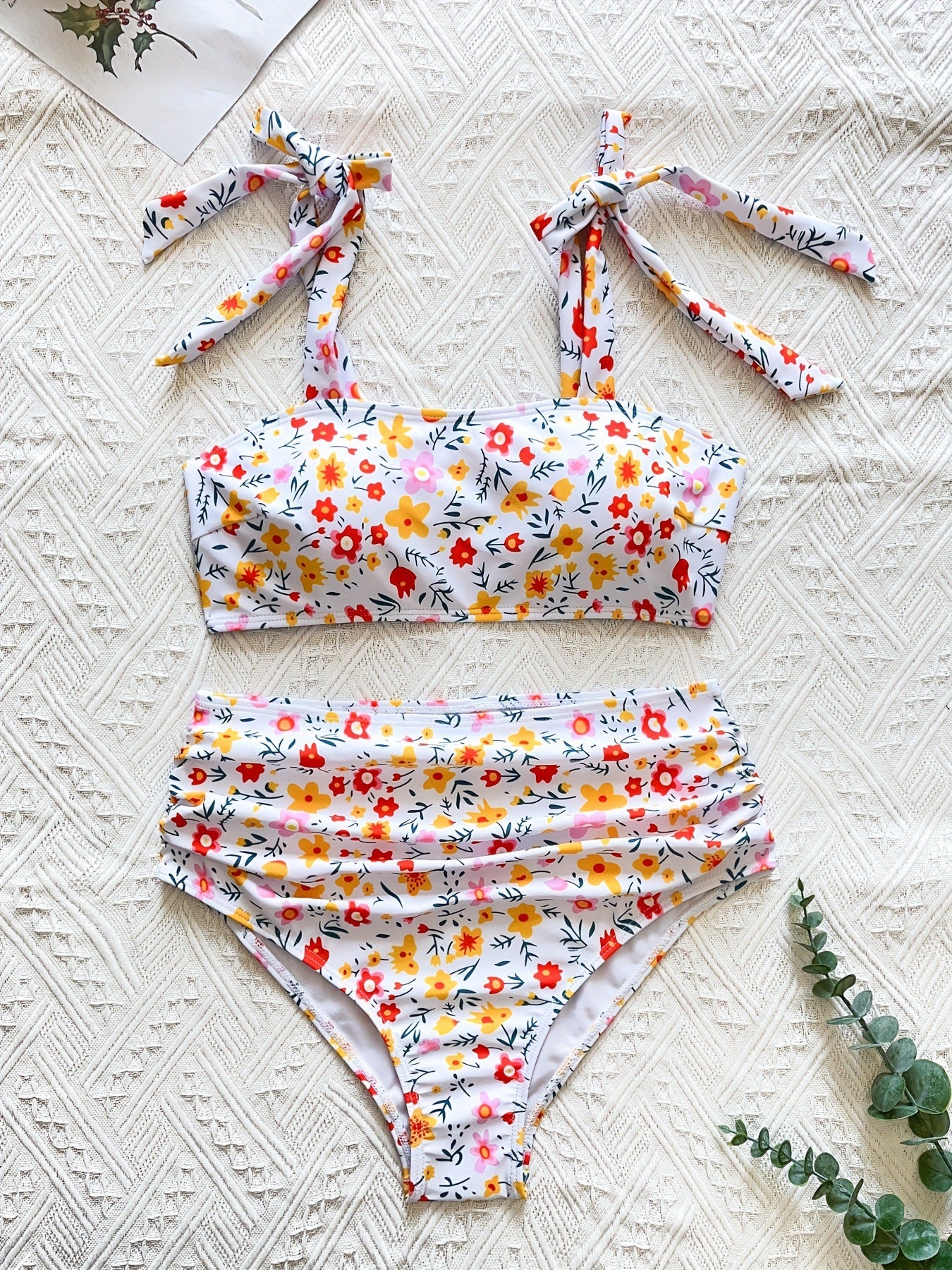 Dame to-delt bikini sæt med justerbare stropper og flydende design Stilla
