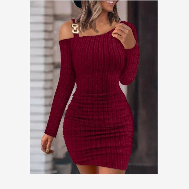 Stilla | Off-shoulder Skrå Krave Stram Kjole