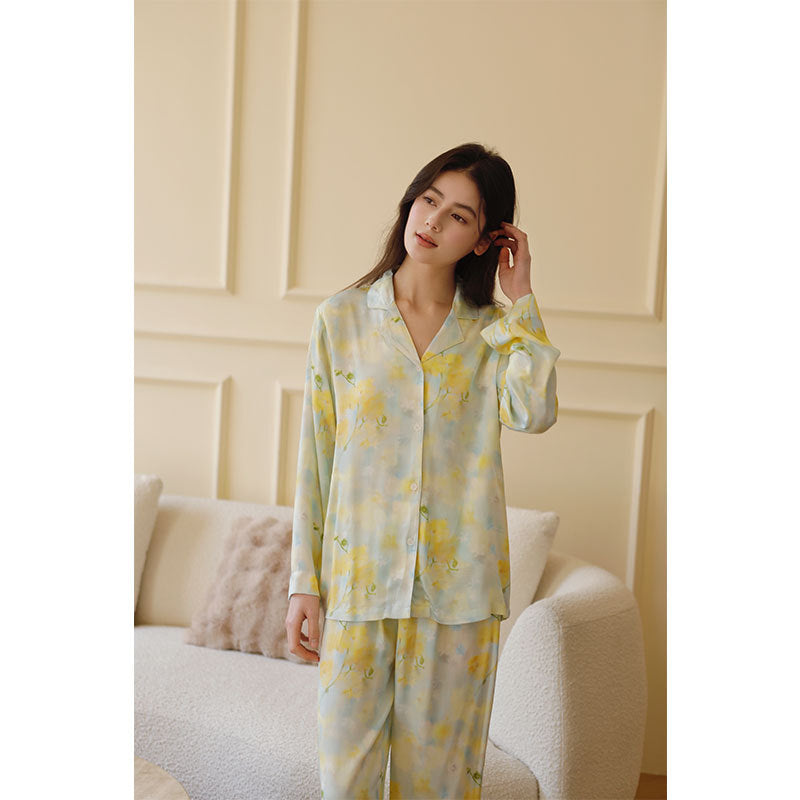 Dame Silk Pyjamasæt med blomstermotiv og komfortabel pasform Stilla