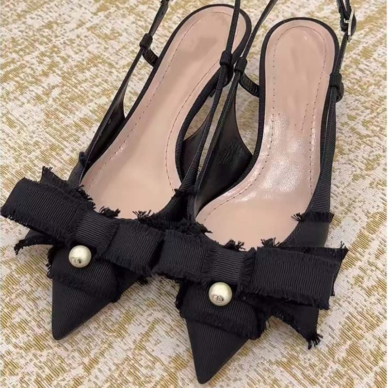 Femme Elegante Slingback Kitten Heels med Rüschendetails Stilla