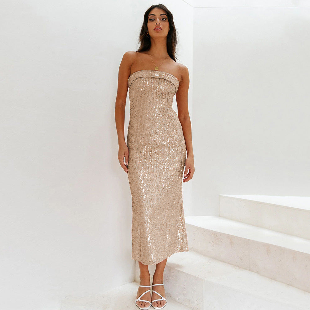 Dame strapless glimmer aftenkjole med figursyet snit og skinnende finish Stilla