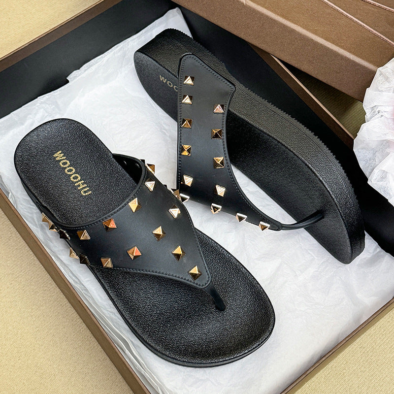 Dame Designer Flip-Flops med stilfulde pynte-nagler Stilla