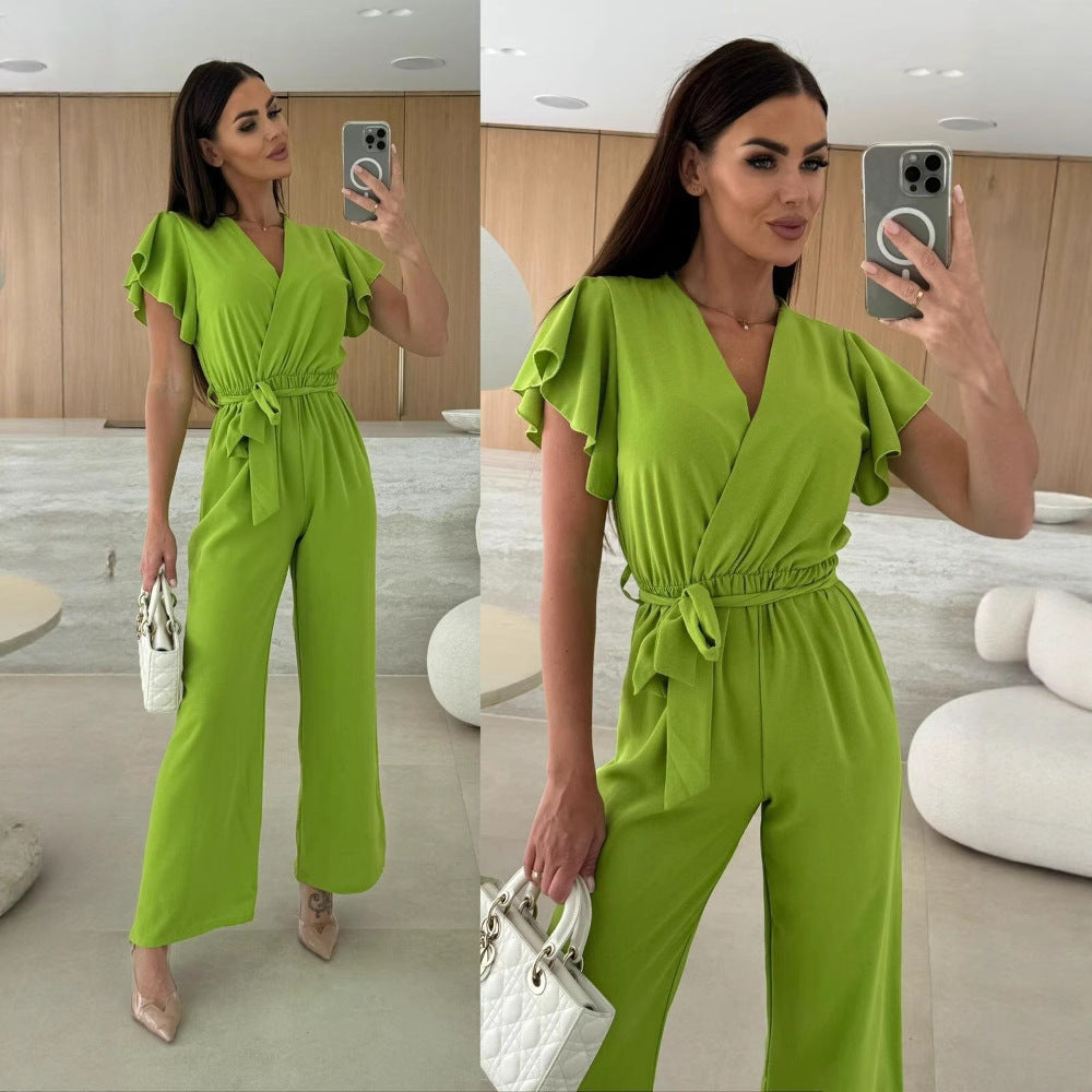 Dame jumpsuit med elegant V-udskæring og flæse detaljer Stilla