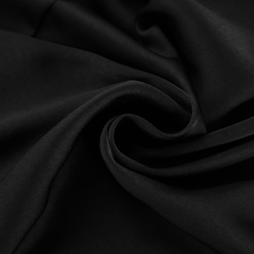 Dame Elegant Jumpsuit med svingende, højtstående design og luksuriøs satin-finish Stilla