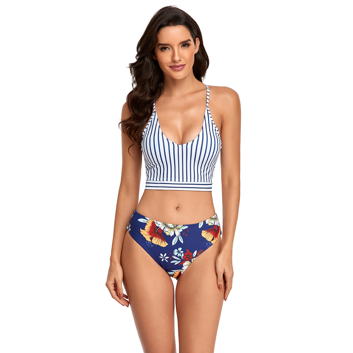 Dame bikini sæt med moderigtigt crop-top og højt skårne trusser Stilla
