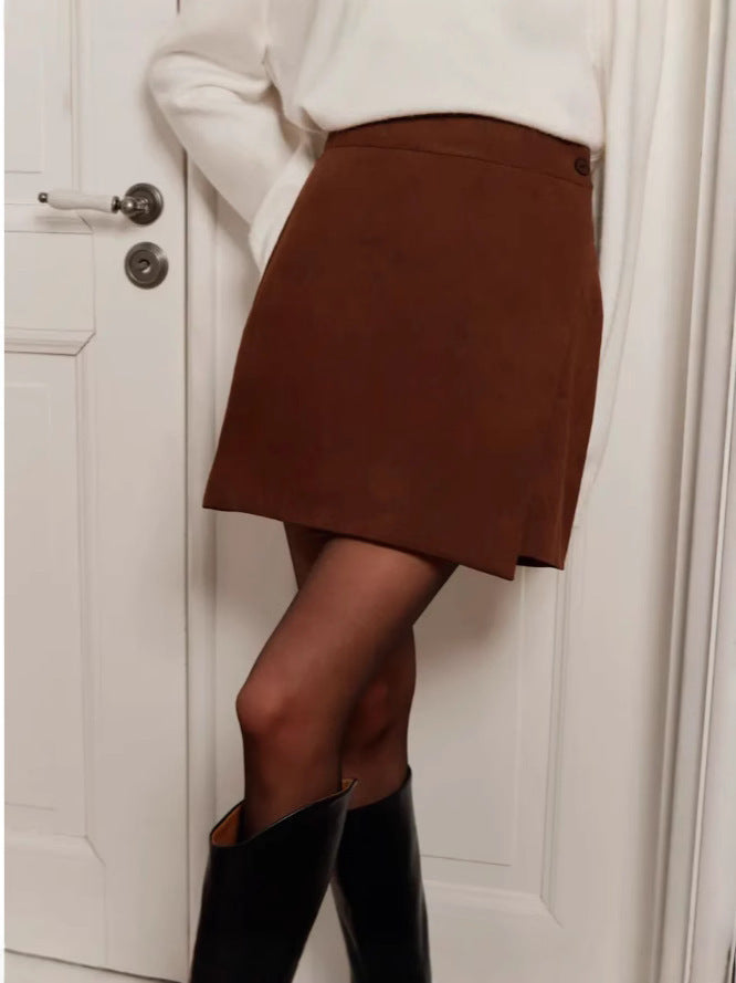 Dame elegant asymmetrisk omslagskjørt lavet af højkvalitetsmateriale Stilla