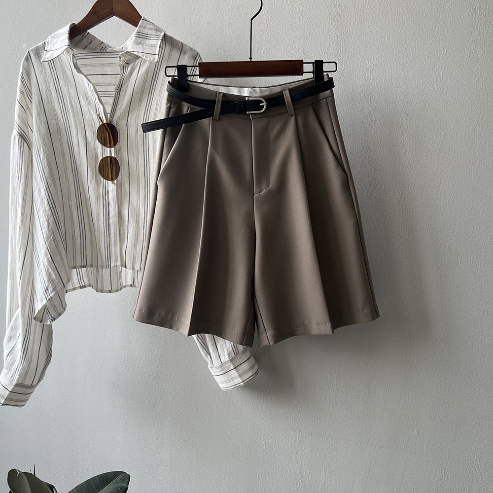 Dame casual shorts med fashionable folder og taljebælte Stilla
