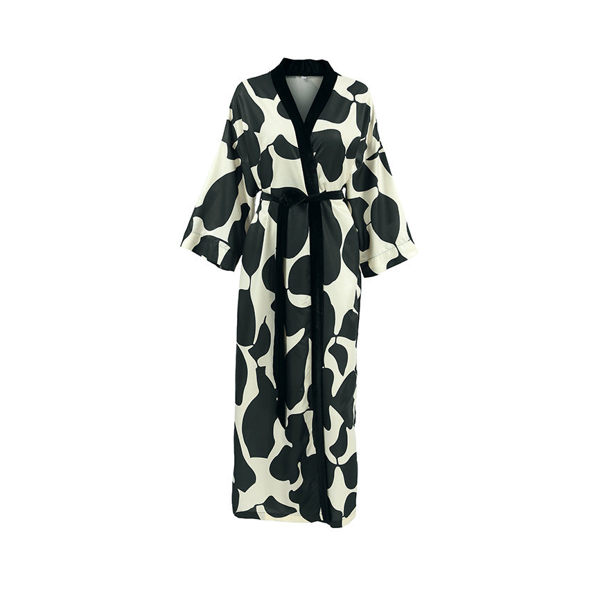Dame Kimono-kjoler med elegant design og dyb slids Stilla