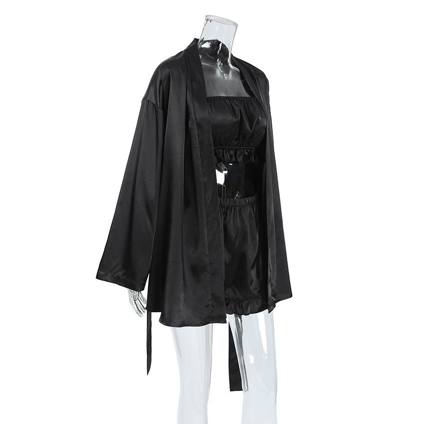 Dame Crop-Top og Shorts Ensemble med Flæse Detaljer Stilla