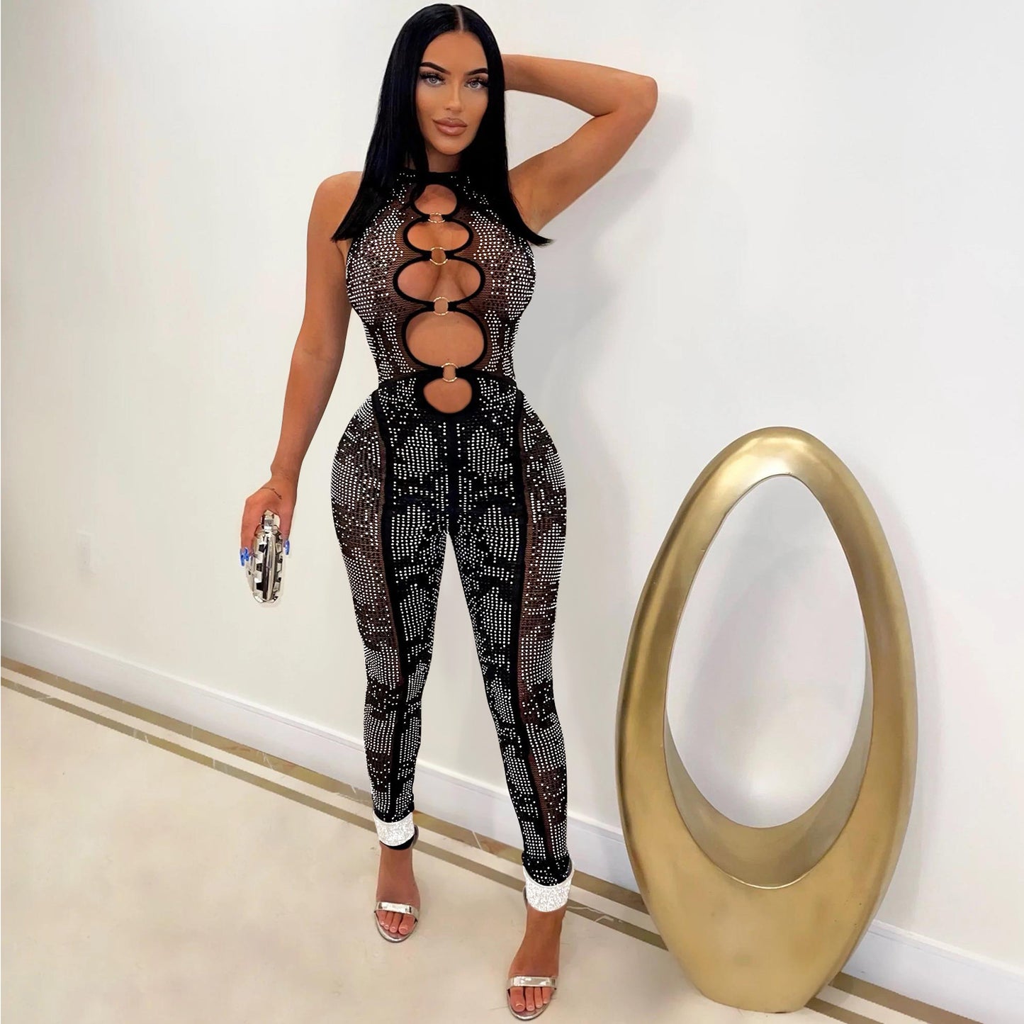 Dame Glamourøs Bodycon Jumpsuit med forførende cut-out-detaljer og glitrende accenter Stilla
