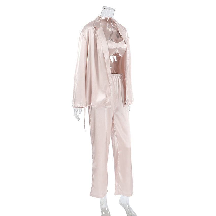 Dame elegant satin loungewear sæt med bred kimono og cropped top Stilla
