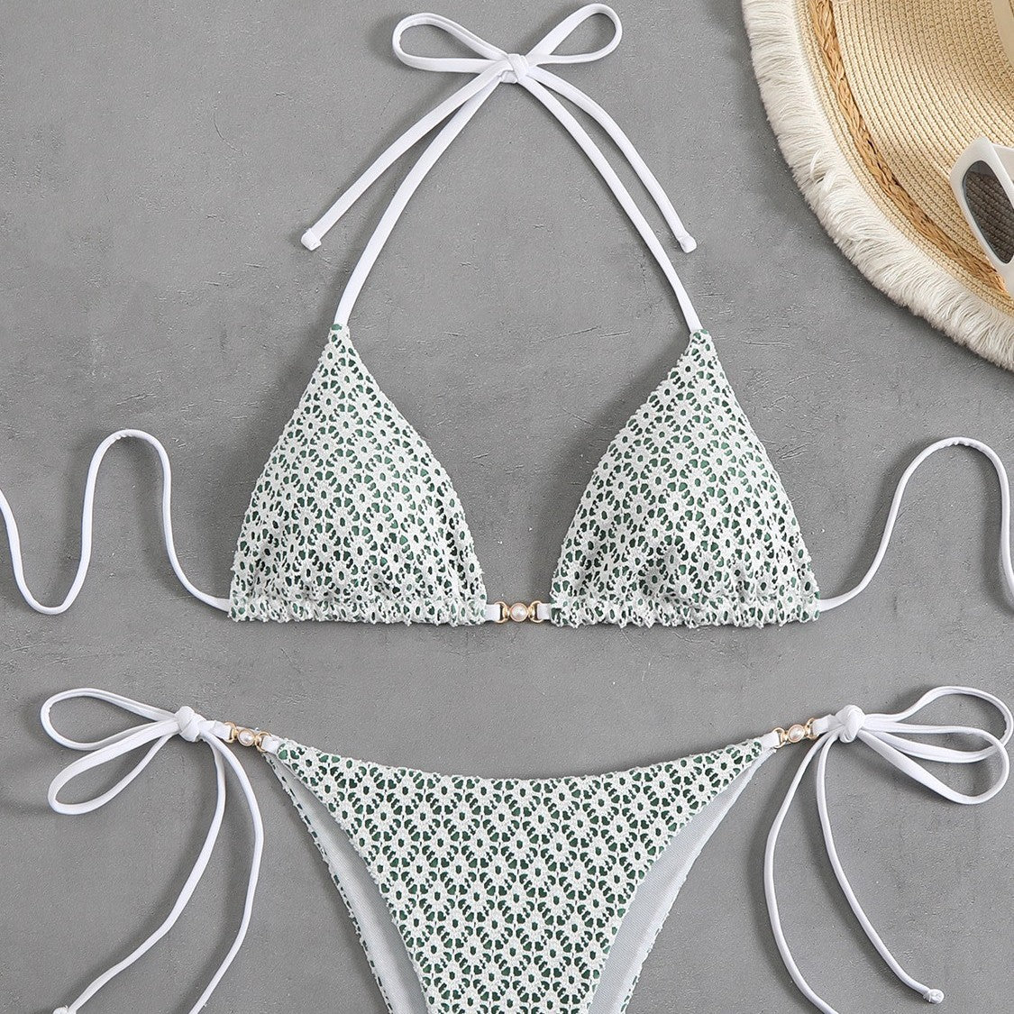 Dame Triangel-Bikini med fine volanger og elegante bindebånd Stilla