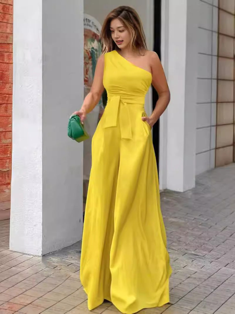 Dame Elegant Én-delt med asymmetrisk strop og flydende stof Stilla